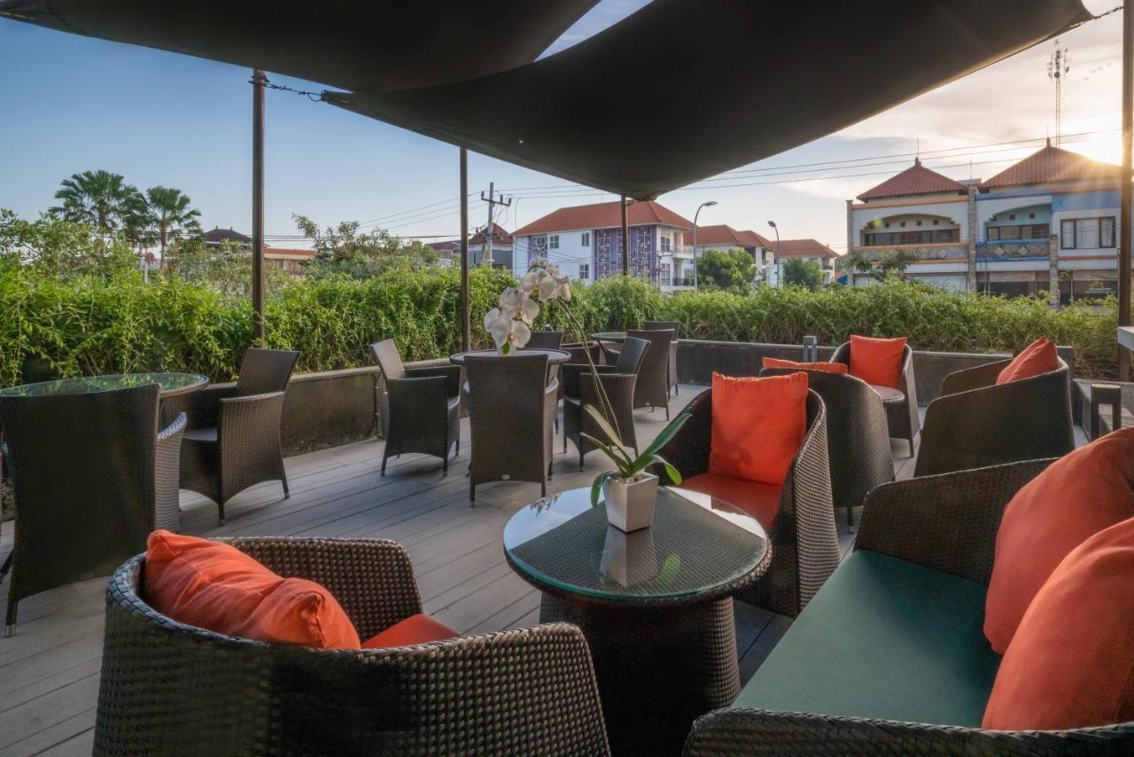 Grand Livio Kuta Hotel Легиан Экстерьер фото